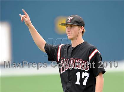 Thumbnail 1 in Sachse vs. Lee (Texas 5A Region II Playoffs) photogallery.