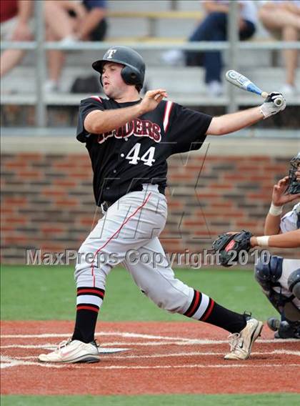 Thumbnail 3 in Sachse vs. Lee (Texas 5A Region II Playoffs) photogallery.