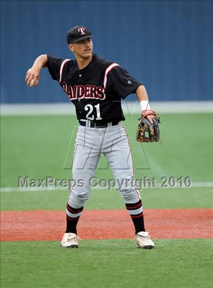 Thumbnail 3 in Sachse vs. Lee (Texas 5A Region II Playoffs) photogallery.