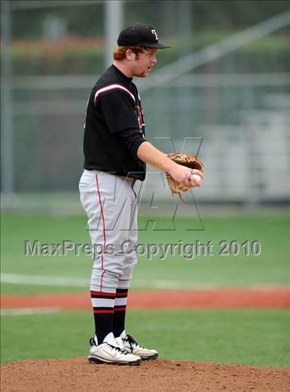 Thumbnail 1 in Sachse vs. Lee (Texas 5A Region II Playoffs) photogallery.