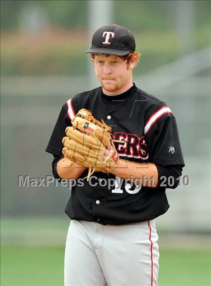 Thumbnail 2 in Sachse vs. Lee (Texas 5A Region II Playoffs) photogallery.