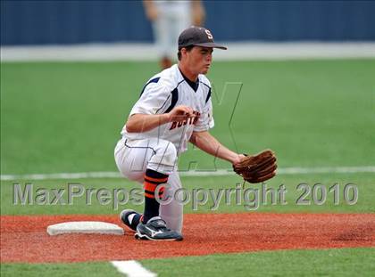 Thumbnail 2 in Sachse vs. Lee (Texas 5A Region II Playoffs) photogallery.