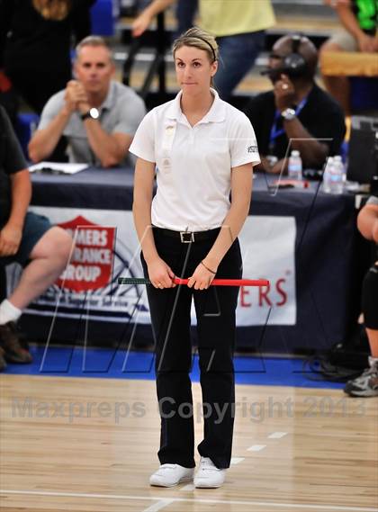 Thumbnail 2 in La Costa Canyon vs. Esperanza (CIF SoCal Regional D2 Final) photogallery.