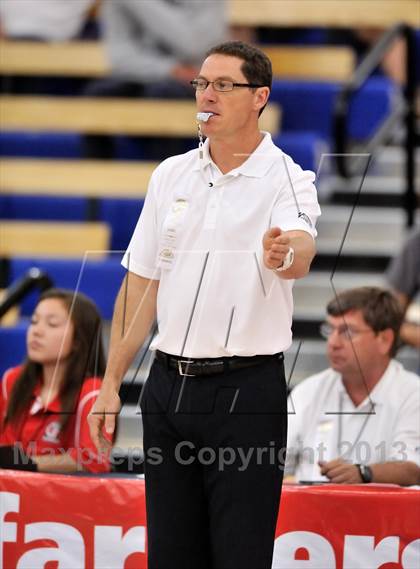 Thumbnail 1 in La Costa Canyon vs. Esperanza (CIF SoCal Regional D2 Final) photogallery.