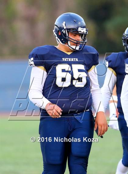 Thumbnail 3 in Harvard-Westlake vs. Birmingham photogallery.