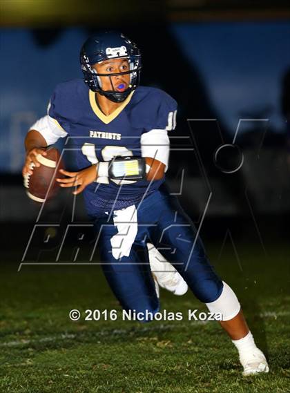 Thumbnail 1 in Harvard-Westlake vs. Birmingham photogallery.
