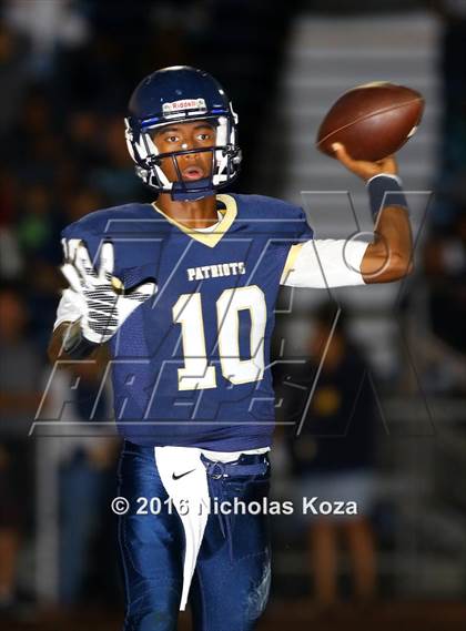 Thumbnail 2 in Harvard-Westlake vs. Birmingham photogallery.