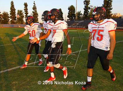 Thumbnail 3 in Harvard-Westlake vs. Birmingham photogallery.