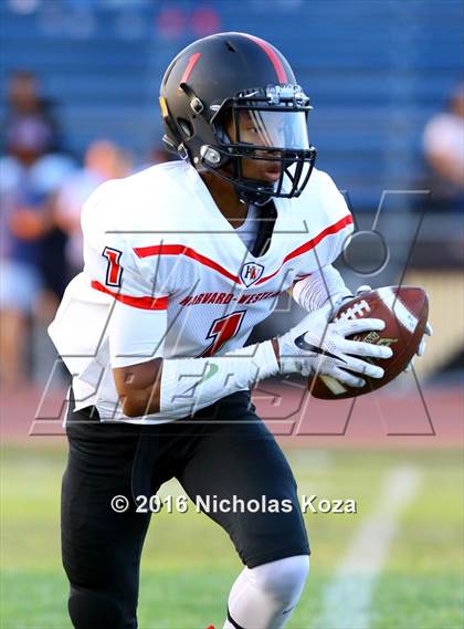 Thumbnail 3 in Harvard-Westlake vs. Birmingham photogallery.