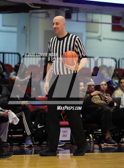 Thumbnail 1 in Albertus Magnus vs. Suffern (NYSPHSAA Section 1 Class AAA Semifinal) photogallery.