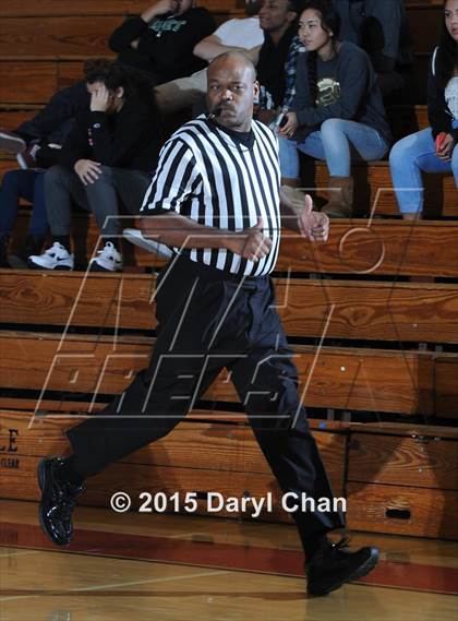 Thumbnail 2 in Damien vs. Renaissance Academy (La Canada Holiday Tournament) photogallery.