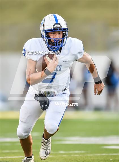 Thumbnail 3 in Barbers Hill vs. Paetow photogallery.