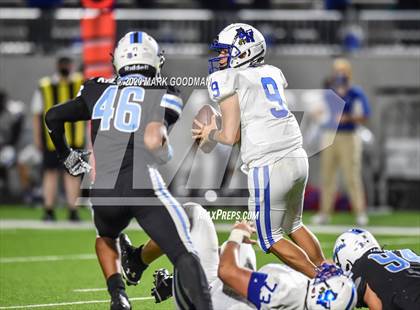 Thumbnail 3 in Barbers Hill vs. Paetow photogallery.