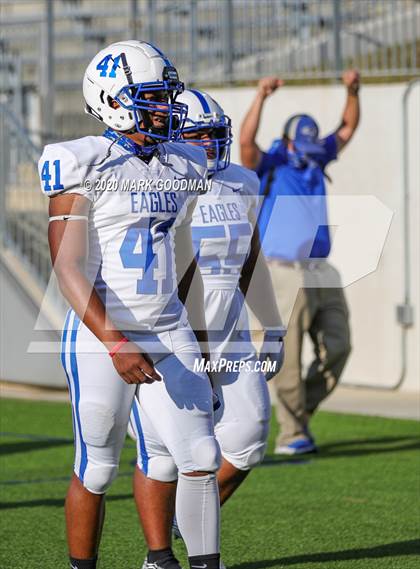 Thumbnail 3 in Barbers Hill vs. Paetow photogallery.