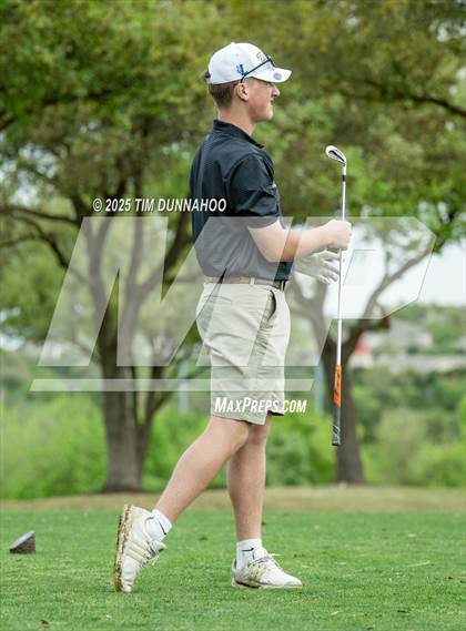 Thumbnail 2 in UIL Golf Boys 5A Region 4 District 25 Tournament photogallery.