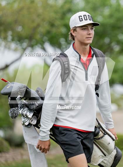 Thumbnail 2 in UIL Golf Boys 5A Region 4 District 25 Tournament photogallery.