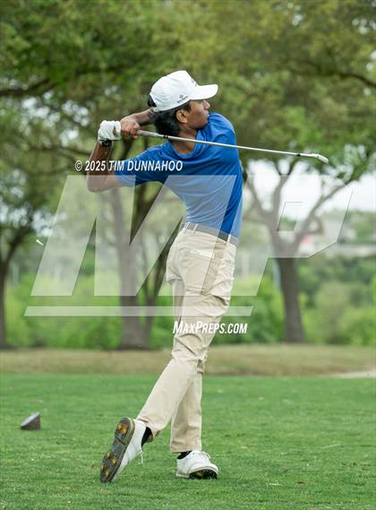 Thumbnail 3 in UIL Golf Boys 5A Region 4 District 25 Tournament photogallery.