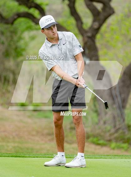 Thumbnail 2 in UIL Golf Boys 5A Region 4 District 25 Tournament photogallery.