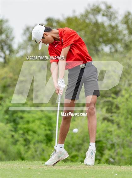 Thumbnail 2 in UIL Golf Boys 5A Region 4 District 25 Tournament photogallery.