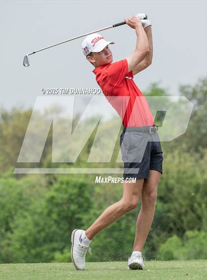 Thumbnail 2 in UIL Golf Boys 5A Region 4 District 25 Tournament photogallery.