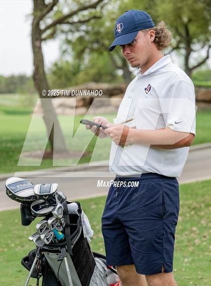 Thumbnail 2 in UIL Golf Boys 5A Region 4 District 25 Tournament photogallery.