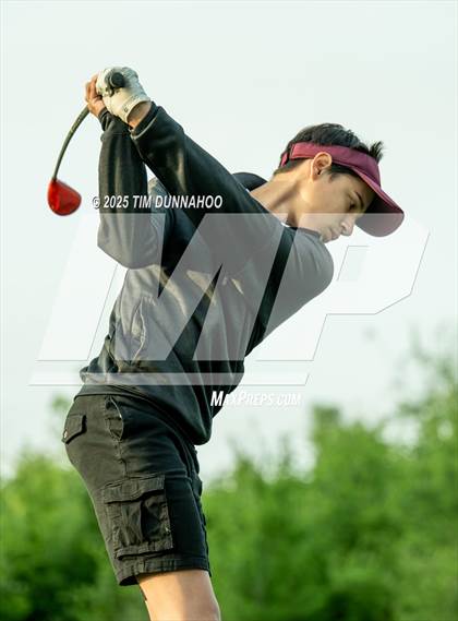 Thumbnail 1 in UIL Golf Boys 5A Region 4 District 25 Tournament photogallery.