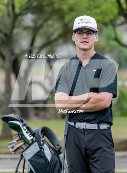 Thumbnail 2 in UIL Golf Boys 5A Region 4 District 25 Tournament photogallery.