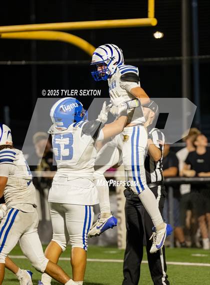 Thumbnail 2 in Marana @ Salpointe Catholic photogallery.