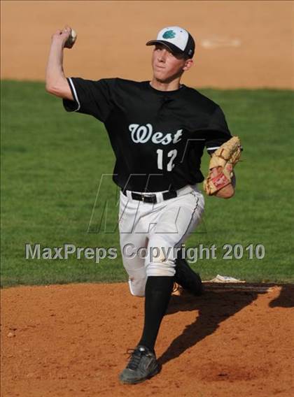 Thumbnail 1 in Harnett Central vs West Johnston (Johnston County Easter Invitational) photogallery.