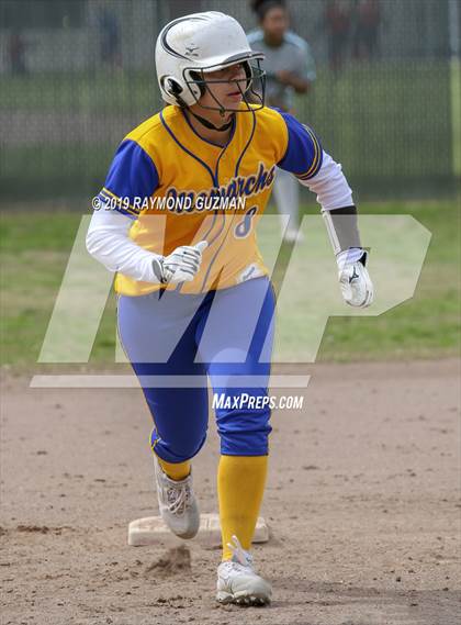 Thumbnail 2 in Riverdale vs. Exeter photogallery.