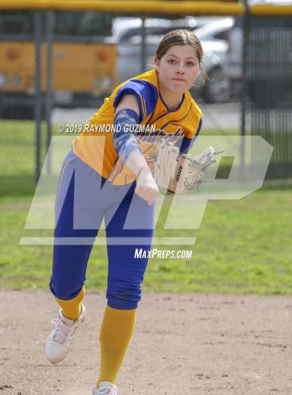 Thumbnail 1 in Riverdale vs. Exeter photogallery.