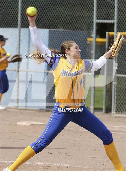 Thumbnail 3 in Riverdale vs. Exeter photogallery.