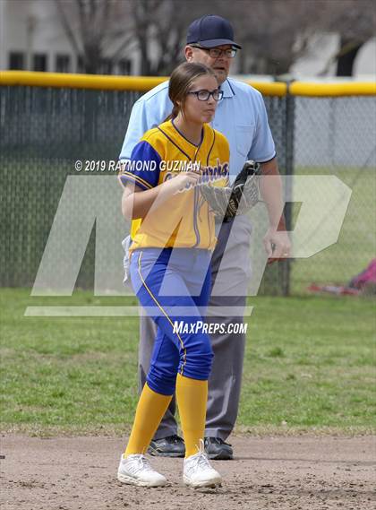 Thumbnail 3 in Riverdale vs. Exeter photogallery.