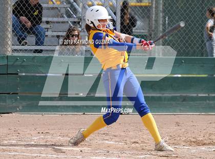 Thumbnail 2 in Riverdale vs. Exeter photogallery.