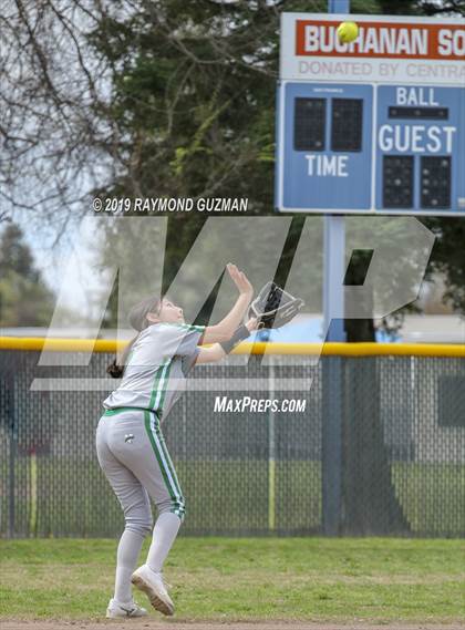 Thumbnail 3 in Riverdale vs. Exeter photogallery.