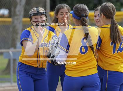 Thumbnail 2 in Riverdale vs. Exeter photogallery.