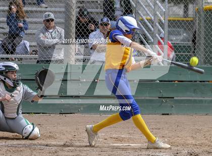 Thumbnail 2 in Riverdale vs. Exeter photogallery.