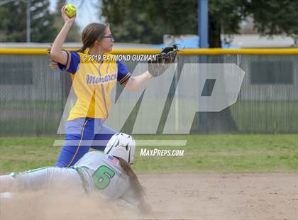 Thumbnail 3 in Riverdale vs. Exeter photogallery.