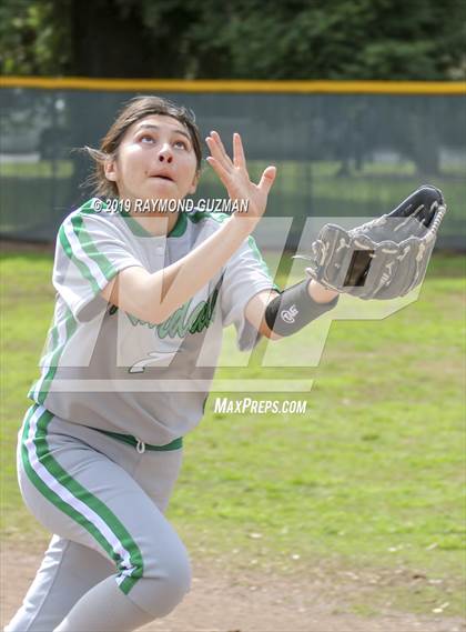 Thumbnail 3 in Riverdale vs. Exeter photogallery.