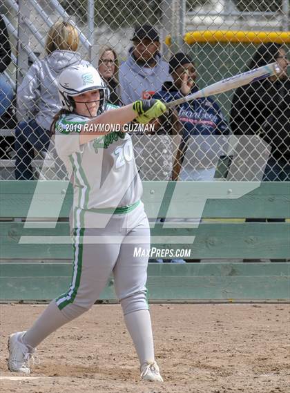 Thumbnail 2 in Riverdale vs. Exeter photogallery.
