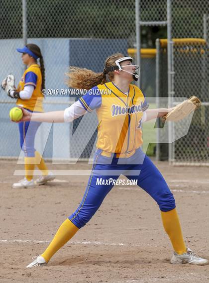 Thumbnail 2 in Riverdale vs. Exeter photogallery.