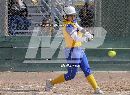 Thumbnail 3 in Riverdale vs. Exeter photogallery.