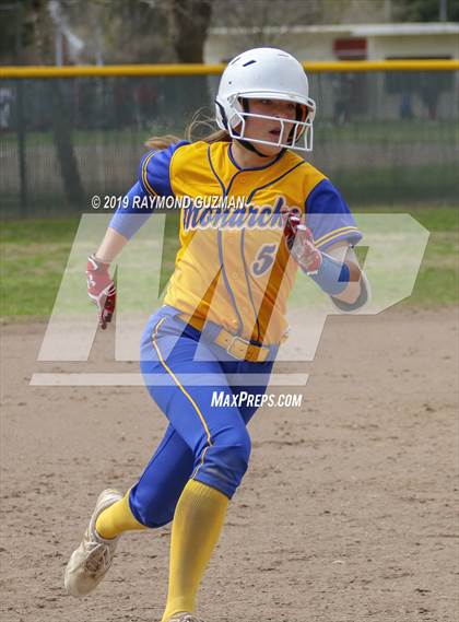 Thumbnail 3 in Riverdale vs. Exeter photogallery.