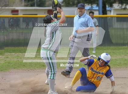 Thumbnail 3 in Riverdale vs. Exeter photogallery.