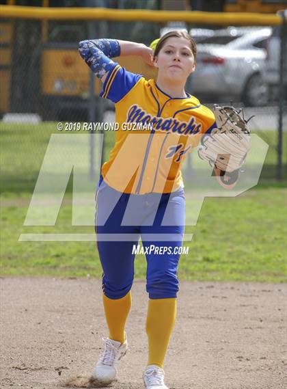 Thumbnail 3 in Riverdale vs. Exeter photogallery.