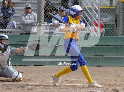 Thumbnail 3 in Riverdale vs. Exeter photogallery.