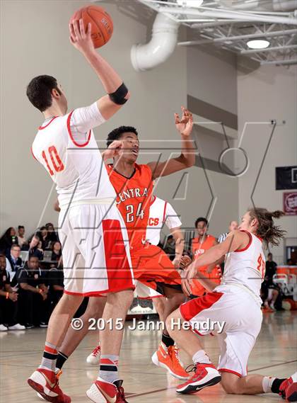 Thumbnail 1 in Central @ Palm Desert (MaxPreps Holiday Classic) photogallery.