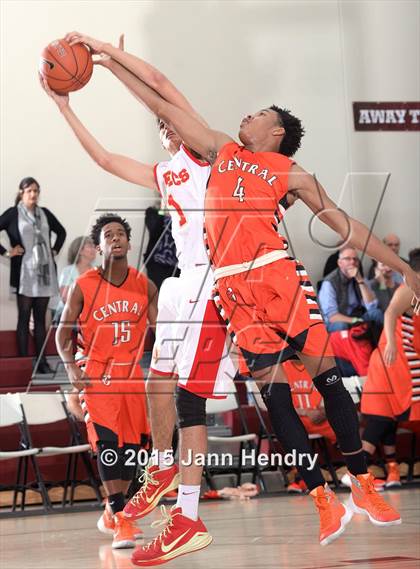 Thumbnail 2 in Central @ Palm Desert (MaxPreps Holiday Classic) photogallery.