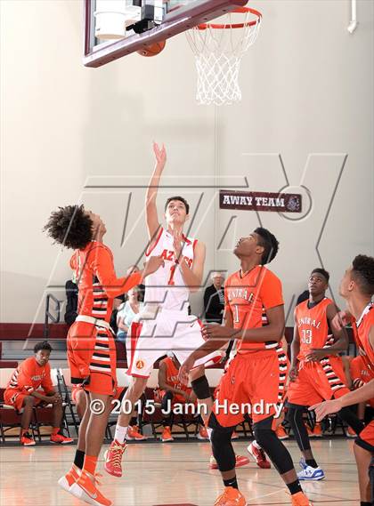 Thumbnail 3 in Central @ Palm Desert (MaxPreps Holiday Classic) photogallery.