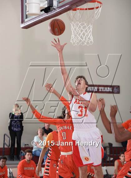 Thumbnail 2 in Central @ Palm Desert (MaxPreps Holiday Classic) photogallery.